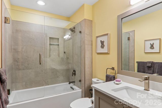 1072 Corsica Lane, Saluda, NC 28773