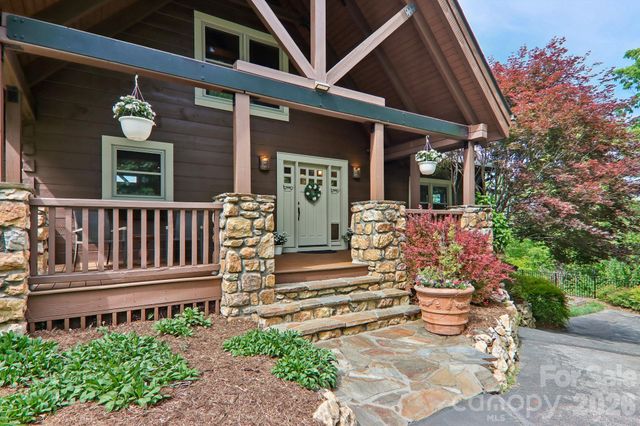 1072 Corsica Lane, Saluda, NC 28773