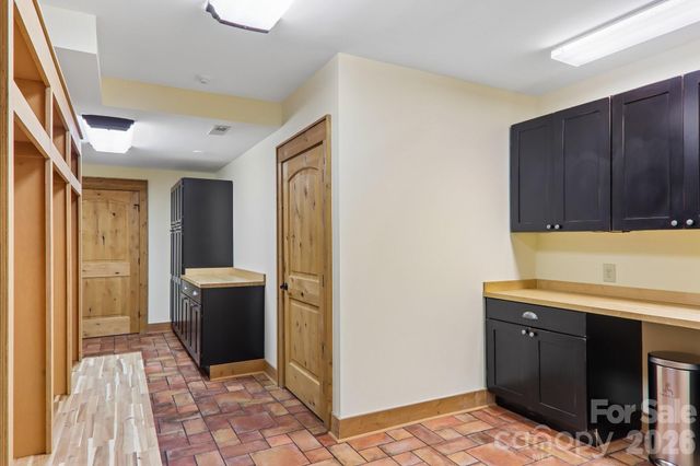 1072 Corsica Lane, Saluda, NC 28773