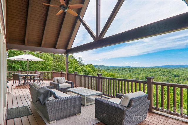 1072 Corsica Lane, Saluda, NC 28773