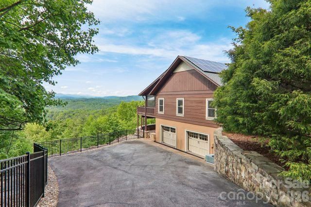 1072 Corsica Lane, Saluda, NC 28773
