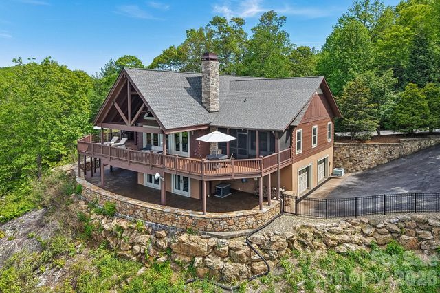 1072 Corsica Lane, Saluda, NC 28773