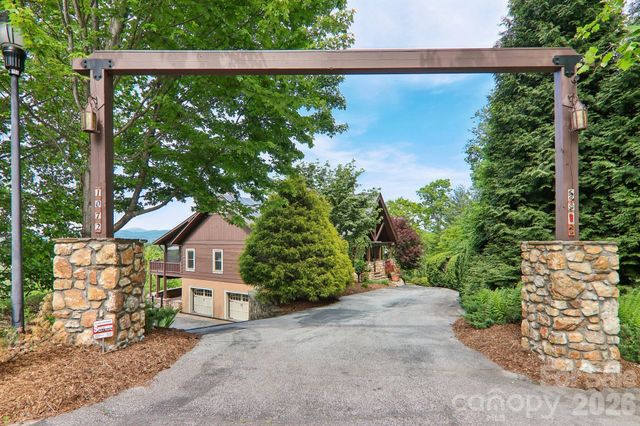 1072 Corsica Lane, Saluda, NC 28773