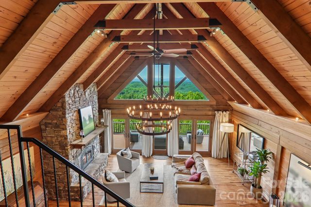 1072 Corsica Lane, Saluda, NC 28773