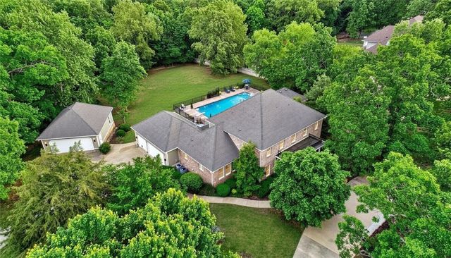 2563 N Toy Drive, Fayetteville, AR 72704