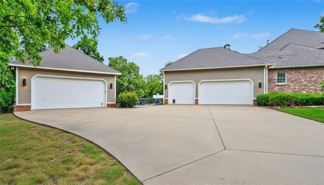2563 N Toy Drive, Fayetteville, AR 72704