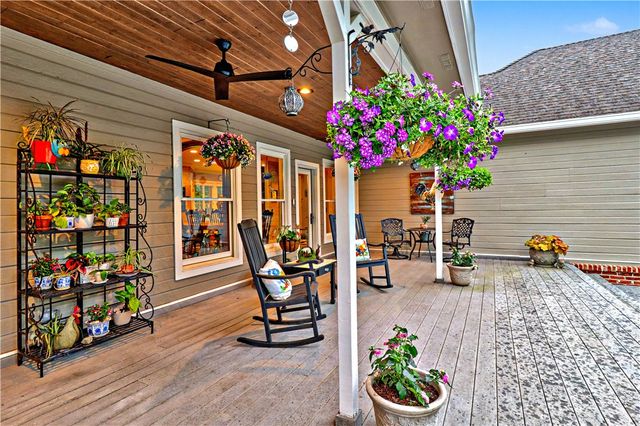2563 N Toy Drive, Fayetteville, AR 72704
