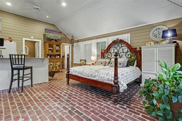 2563 N Toy Drive, Fayetteville, AR 72704