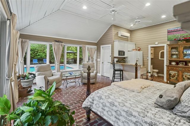 2563 N Toy Drive, Fayetteville, AR 72704