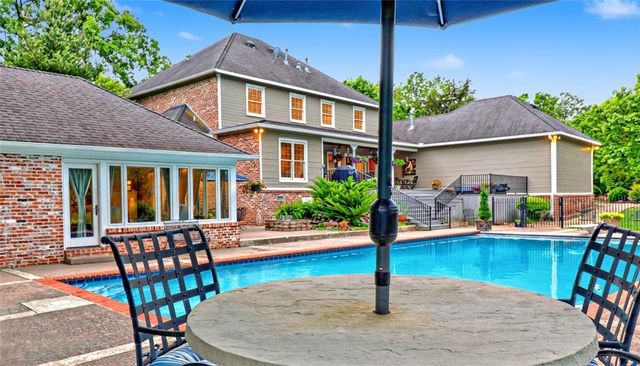 2563 N Toy Drive, Fayetteville, AR 72704