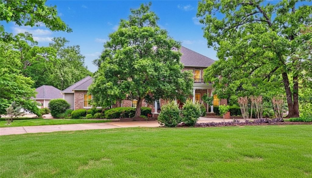 2563 N Toy Drive, Fayetteville, AR 72704