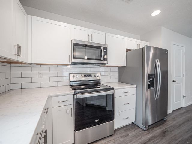 1041 Frost Drive, Evansville, IN 47725