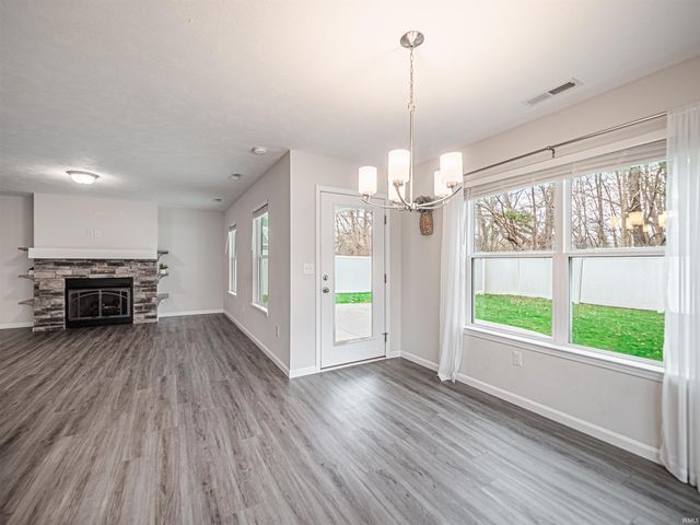 1041 Frost Drive, Evansville, IN 47725