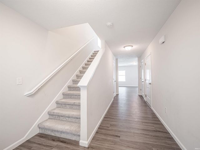 1041 Frost Drive, Evansville, IN 47725