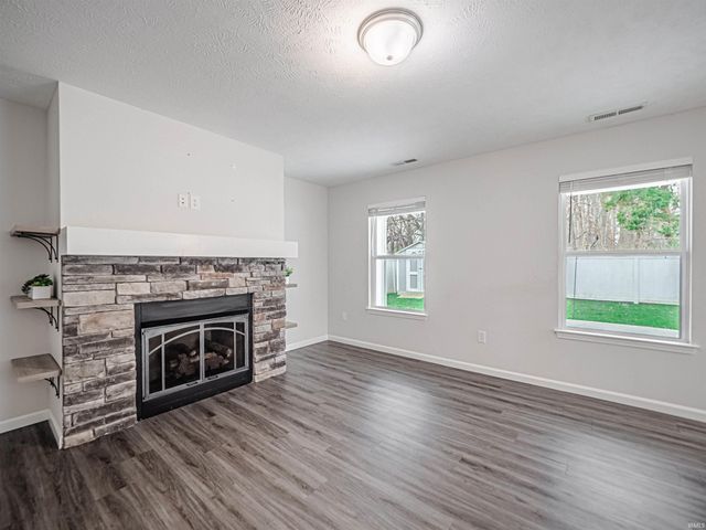 1041 Frost Drive, Evansville, IN 47725