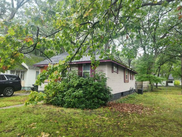 1937 Superior Street, Muskegon, MI 49442