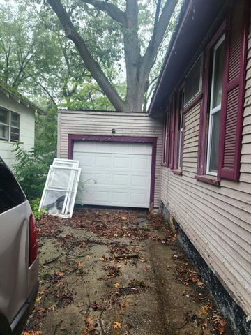 1937 Superior Street, Muskegon, MI 49442