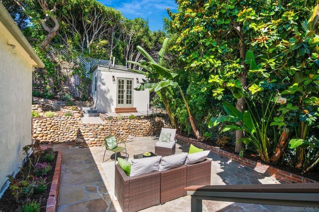 3911 California, San Diego, CA 92110
