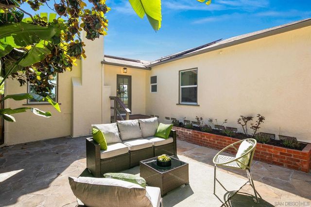 3911 California, San Diego, CA 92110