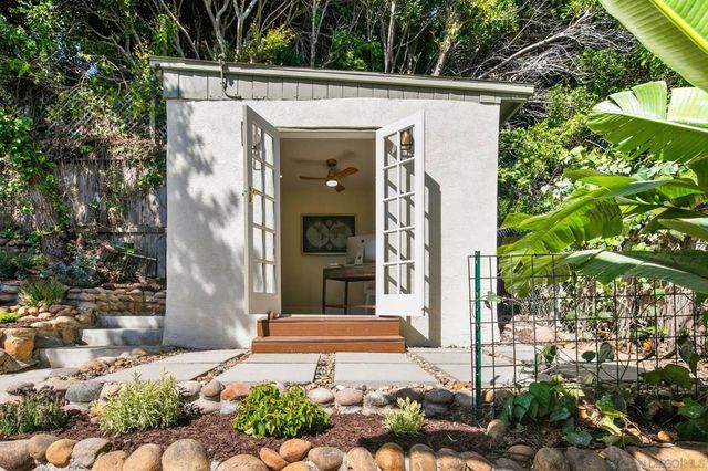 3911 California, San Diego, CA 92110