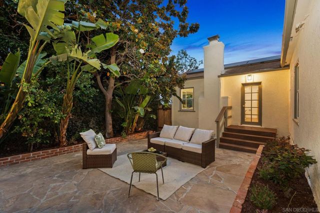 3911 California, San Diego, CA 92110