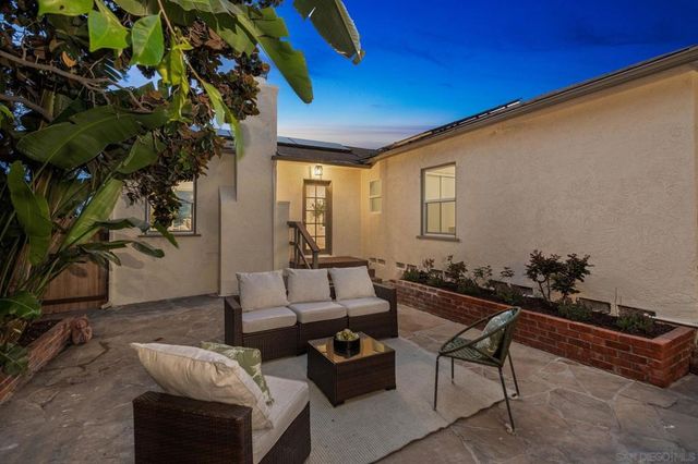3911 California, San Diego, CA 92110