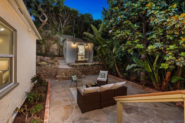 3911 California, San Diego, CA 92110