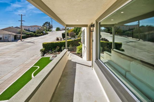 3911 California, San Diego, CA 92110