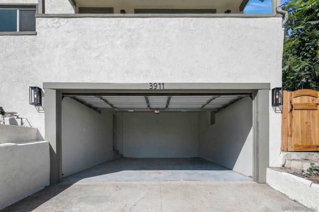 3911 California, San Diego, CA 92110