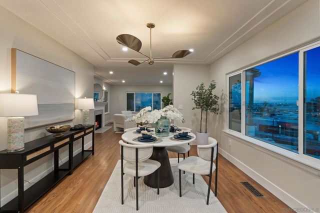 3911 California, San Diego, CA 92110