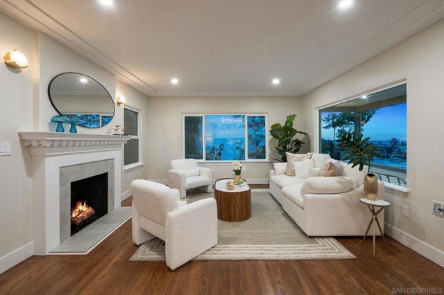 3911 California, San Diego, CA 92110