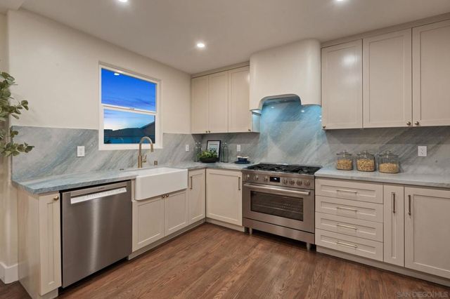 3911 California, San Diego, CA 92110