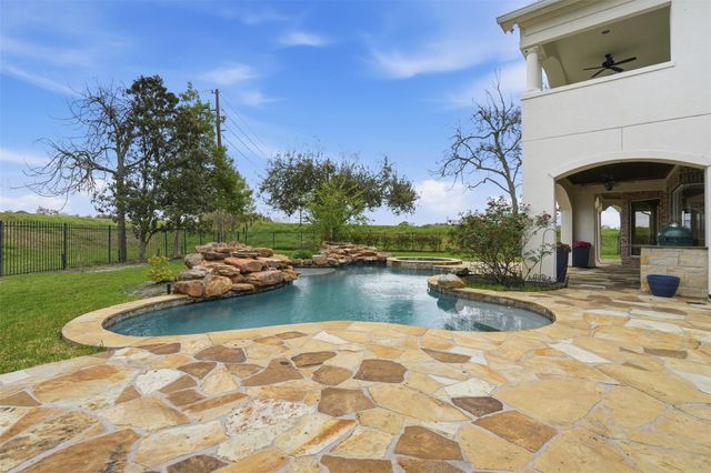 2 Wilmington Court, Sugar Land, TX 77479