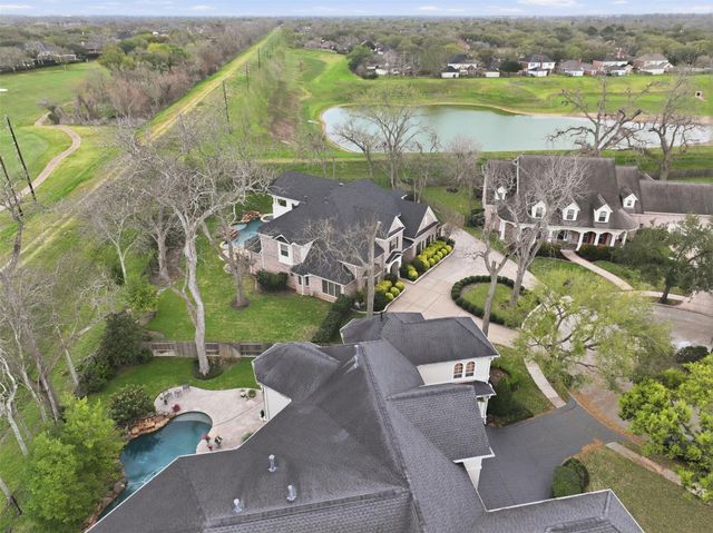 2 Wilmington Court, Sugar Land, TX 77479