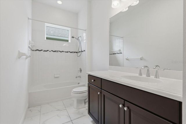 3613 WOODCLIFF LAKE TERRACE, Sarasota, FL 34243