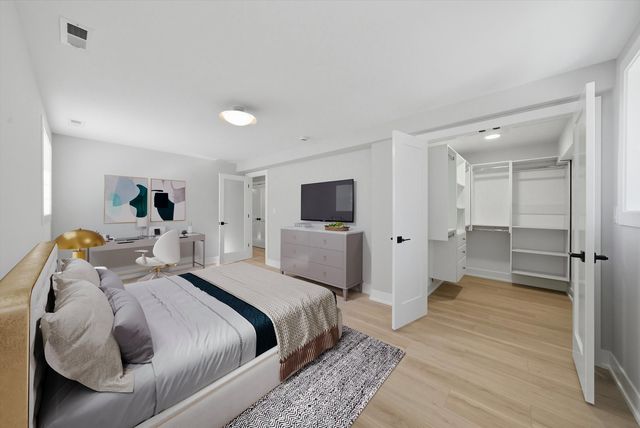 4500 N Saint Louis Avenue, Chicago, IL 60625