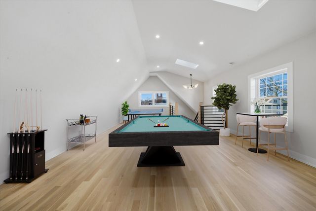 4500 N Saint Louis Avenue, Chicago, IL 60625