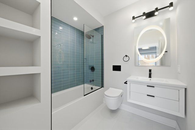 4500 N Saint Louis Avenue, Chicago, IL 60625