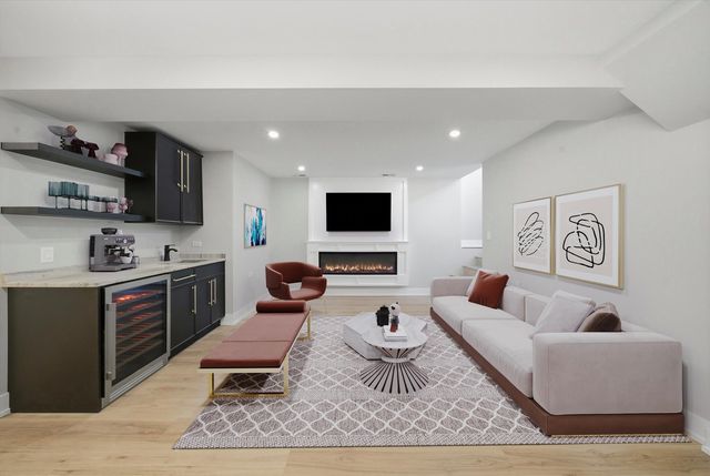 4500 N Saint Louis Avenue, Chicago, IL 60625