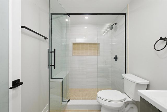 4500 N Saint Louis Avenue, Chicago, IL 60625