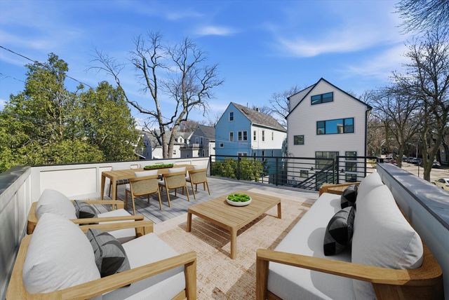 4500 N Saint Louis Avenue, Chicago, IL 60625