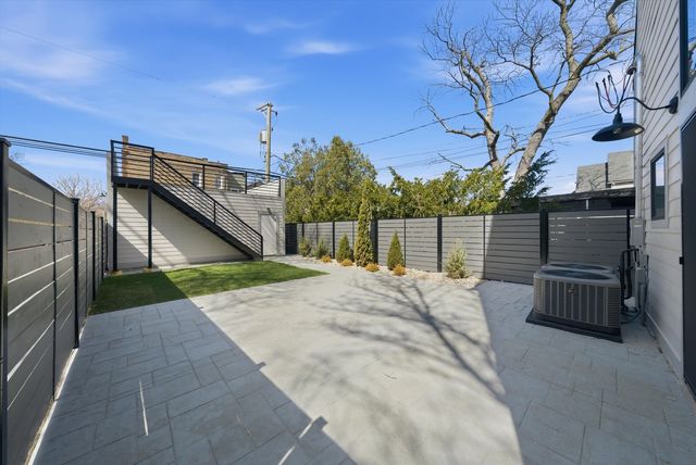 4500 N Saint Louis Avenue, Chicago, IL 60625