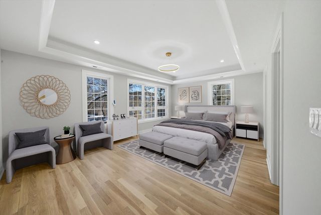 4500 N Saint Louis Avenue, Chicago, IL 60625