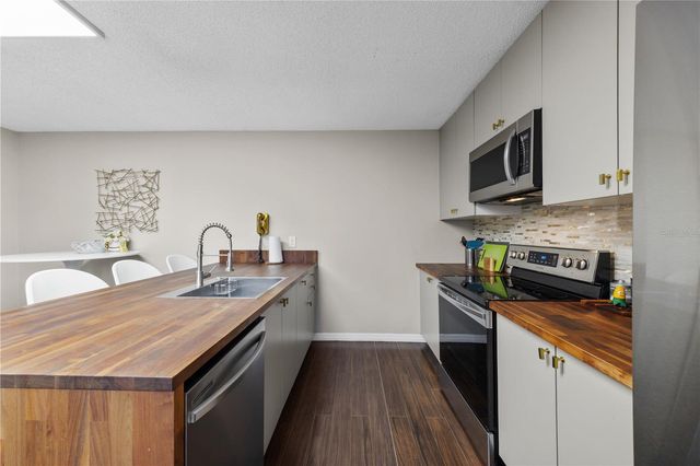 5278 MIDDLE COURT 114, Orlando, FL 32811