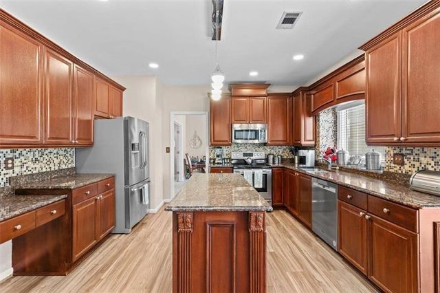 3448 Highborne Connector NE, Marietta, GA 30066