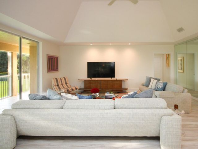 11877 Pebblewood Drive 202, Wellington, FL 33414