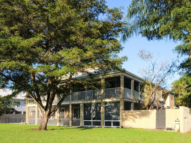 11877 Pebblewood Drive 202, Wellington, FL 33414