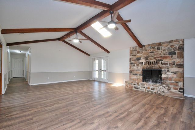 6911 Fm 532, Gonzales, TX 78629