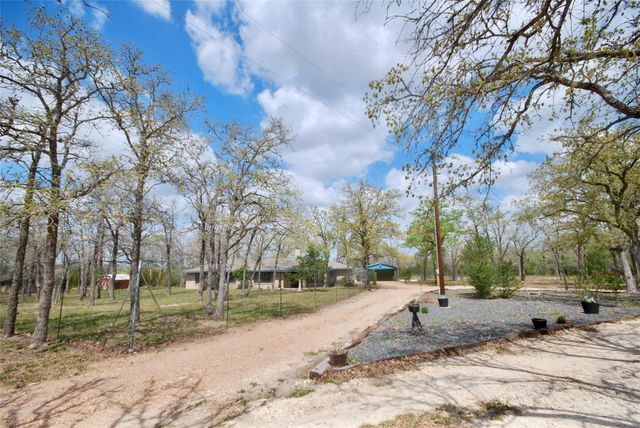 6911 Fm 532, Gonzales, TX 78629