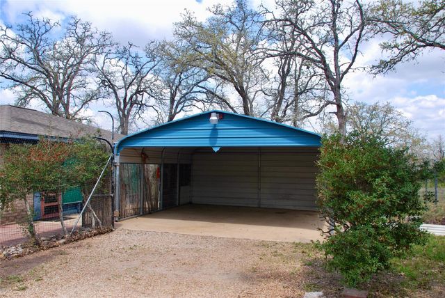 6911 Fm 532, Gonzales, TX 78629